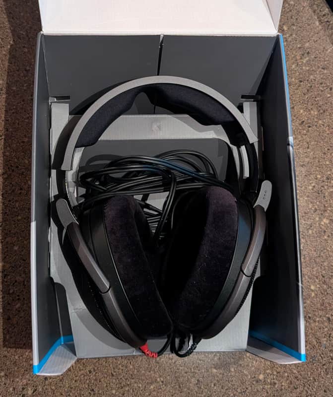 Sennheiser HD 600 Professional Headphones image 1