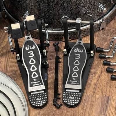 DW DWe 6 piece drum set 2024 - Black Galaxy image 8