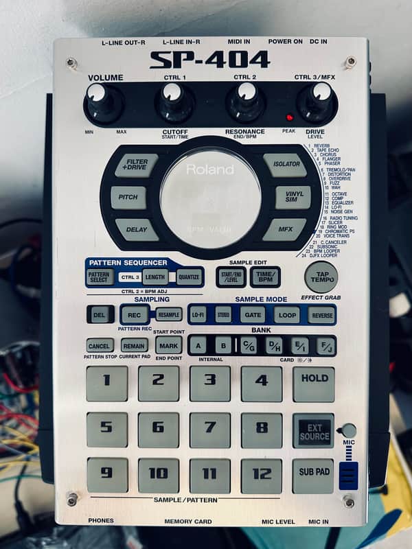 Roland SP-404 Sampler 2005 - 2008 - Silver image 1