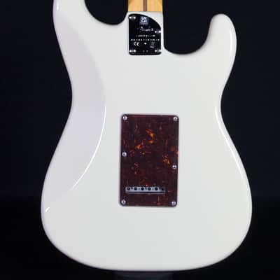 Fender American Professional II Stratocaster Left-Hand, Maple, Olympic White image 3