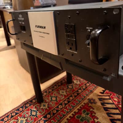 Furman IT-20 Series II Power Conditioner 2000's black image 2