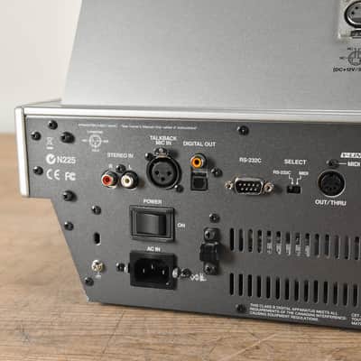 Roland M-400 48-Channel Live Digital Mixing Console CG007C7 image 13