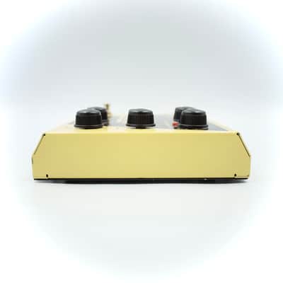 Behringer VM1 Vintage Time Machine Delay / Vibrato With Original Box Power Supply Guitar Effect Pedal S1100556520 image 5