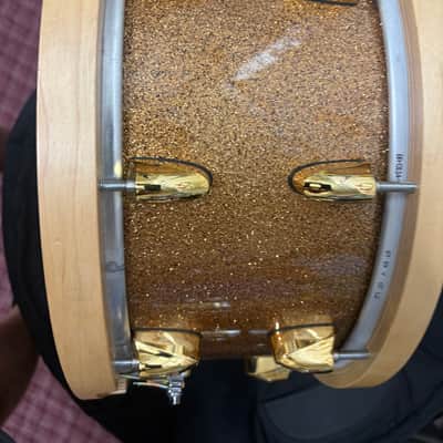 Yamaha MSD1470EJ Elvin Jones Signature 14x7" Maple Snare Drum with Wood Hoops, Gold Hardware 2000s - Gold Sparkle image 4