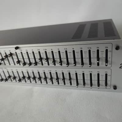 dbx 231s Dual Channel 31-Band Graphic Equalizer image 4