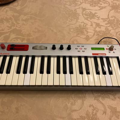 Alesis Micron 2000s - Silver