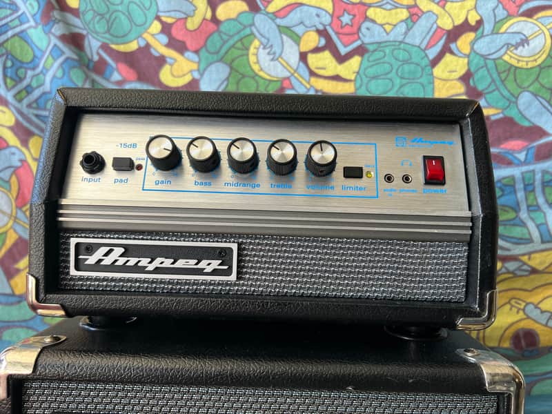 Immagine Ampeg Micro VR 200-Watt Compact Solid State Bass Amp Head 2011 - Present - Black - 1