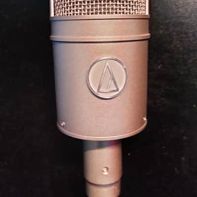 Audio-Technica AT4047/SV Large-Diaphragm Side-Address Cardioid Condenser Microphone 2010s - Silver image 3