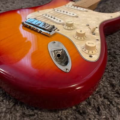 Fender American Deluxe Stratocaster Ash with Maple Fretboard 2006 w/ Custom Shop ‘69 Pickups image 3