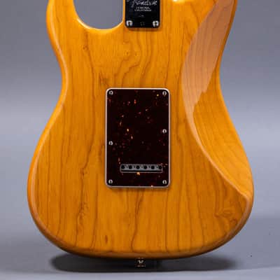 Fender Limited Edition American Professional Stratocaster 2019, Aged Natural image 5