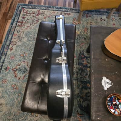 Used SKB Molded Hardshell Grand Concert Guitar Case image 8