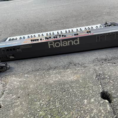 Roland Juno-106 61-Key Programmable Polyphonic Synthesizer image 2