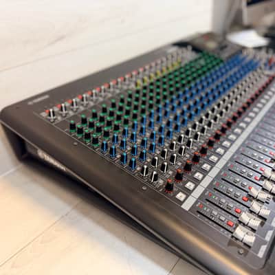 Yamaha MGP24X 24-Channel Analog Mixing Console w/ Rolling Hard Case & Manual 2013 image 10
