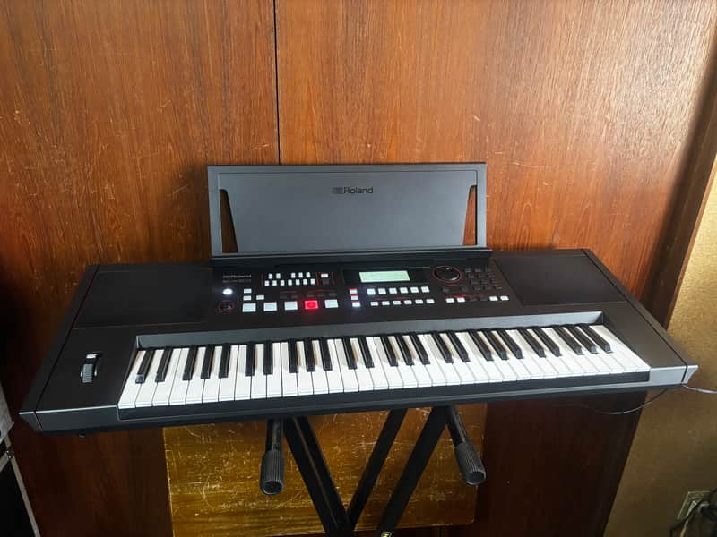 Roland E-X50 61-Key Arranger Keyboard w/ box image 1