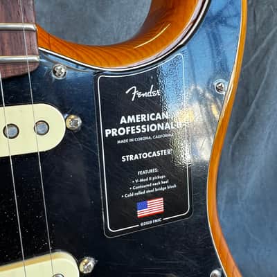 Fender American Professional II Stratocaster®, Roasted Pine, Rosewood FB - Free Shipping 🇨🇦 🇺🇸 image 4