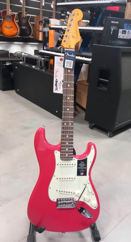 FENDER American Professional Classic Stratocaster RW Faded Dakota Red Chitarra Elettrica