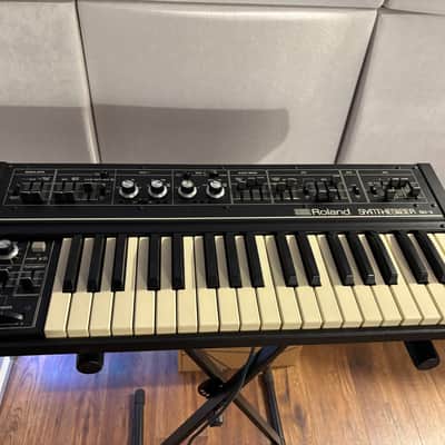 Roland SH-2 37-Key Synthesizer 1979 - 1982 - Black