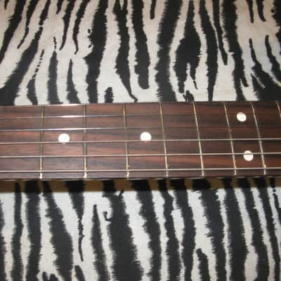 Fender Special Edition '60s Stratocaster Electric Guitar w/Matching Headcap Surf Green image 5