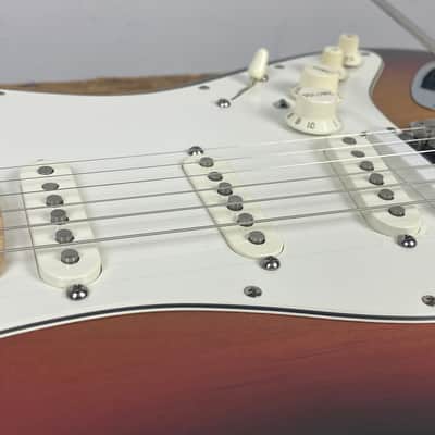 Fender American Series VG Stratocaster with Maple Fretboard 2007 - 2009 - 3-Color Sunburst image 12