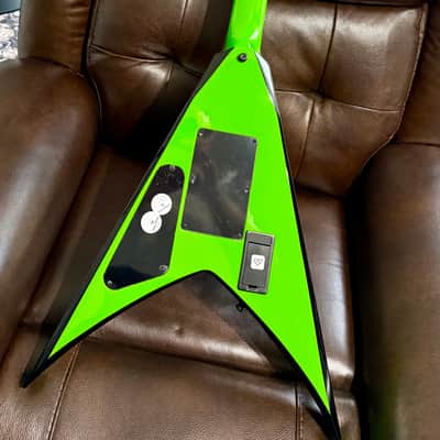 Jackson X Series KVXMG King V with Laurel Fretboard 2020 - Present - Slime Green with Black Bevels image 9