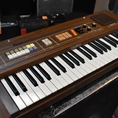 Vintage 80's Casiotone CT-301 Synthesizer w/ Dust cover