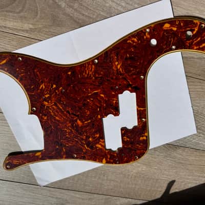 Vintage Fender Precision 60 thru 71  Tortoise USA avri 62 60’s pickguard USA image 3