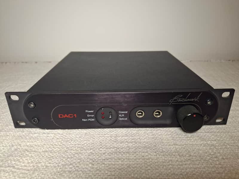 Benchmark DAC1 2-Channel 24-Bit 192kHz D/A Converter 2000s - Black image 1