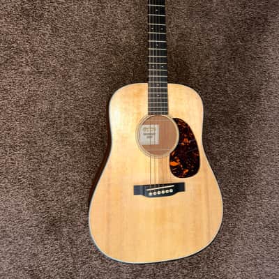 Martin D JR-E Dreadnought Junior Electro Acoustic Guitar  2017 - Natural image 4