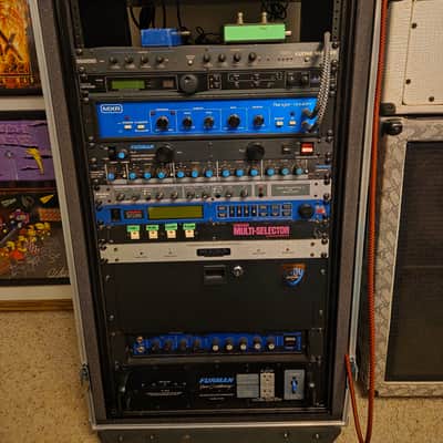 Dimebag Darrell Japan Live Rig (Replica), MXR Flanger Doubler, Furman PQ-4, Aphex 104, Rocktron Silencer, Juice Goose Power Supply, Randall RG100HT, ART Processor, Whirlwind Multi-Selector, Mesa Engineering High Gain Amp Swicther image 4