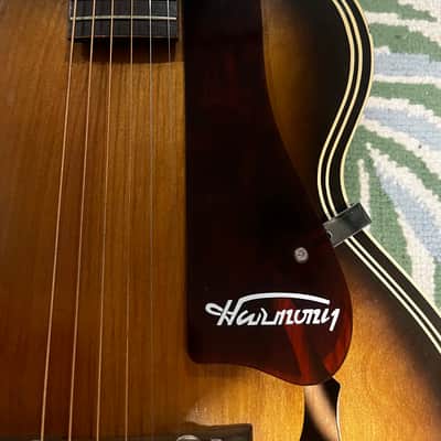 Harmony H1213 Archtone 1950 - 1971 - Light Brown Sunburst image 4