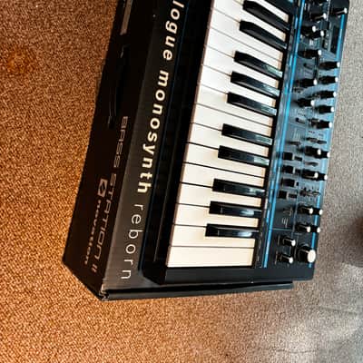 Novation Bass Station II 25-Key Monophonic Synthesizer 2013 - Present - Black image 5