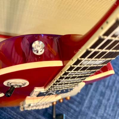 Epiphone Les Paul Standard, Cherry Burst with Hardshell Case - Pre Owned image 6