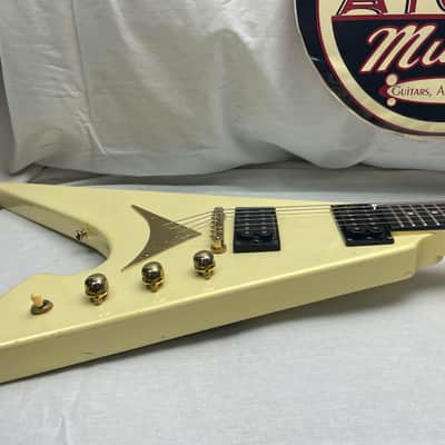 Washburn PT60 PT-60 Flying V Guitar with Case image 7