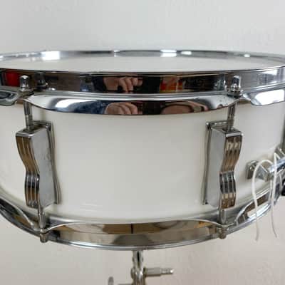 Ludwig Vistalite 5x14 8-Lug Snare Drum 1970s White Opaque Blue & Olive image 7