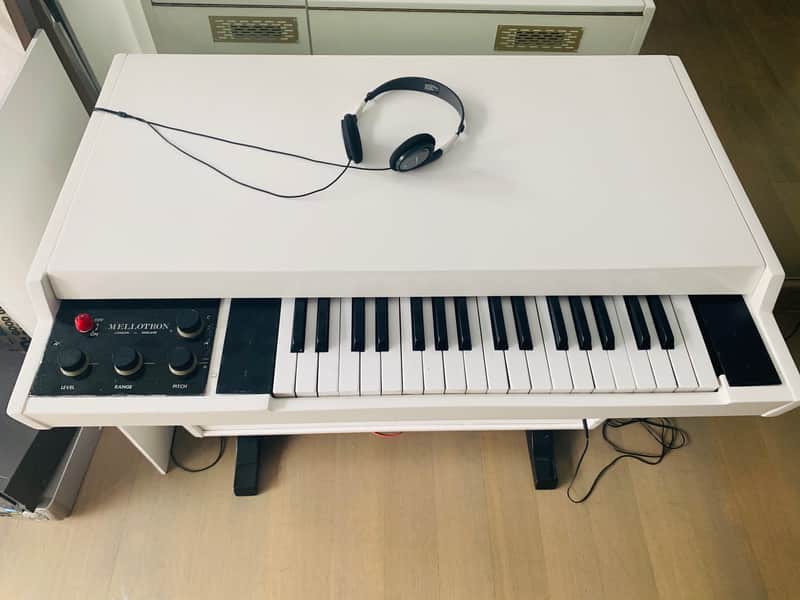 Mellotron EMI M400