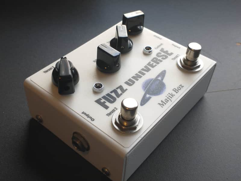 Majik Box Fuzz Universe Paul Gilbert White overdrive boost pedal