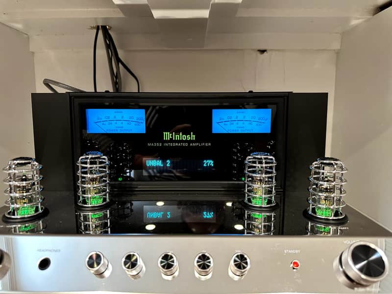 McIntosh MAC 7200 200-Watt Stereo Solid State Receiver image 1