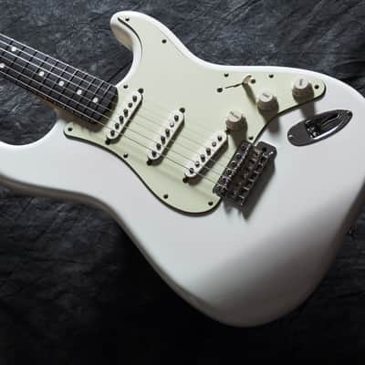 Fender Japan Traditional '60s Stratocaster 2023 - Olympic White- VERY GOOD condition image 2