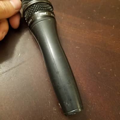Anchor Audio MIC-90P Dynamic Cardioid XLR mic - black image 9