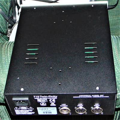 Universal Audio UA 710TF Twin-Finity Tube/Solid State Blending Mic Preamp w/DI Original Box image 9
