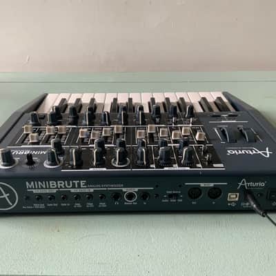 Arturia MiniBrute Analogue Monosynth – Original Version image 2
