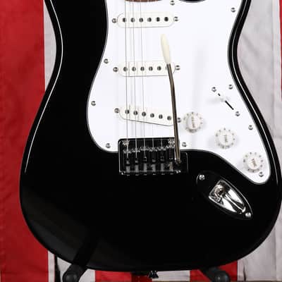 Squier Affinity Stratocaster Pack with Mustang Micro Amp - Black image 3
