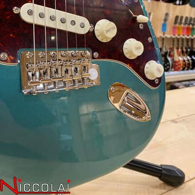 Fender American Professional Classic Stratocaster, Rosewood Fingerboard, Faded Sherwood Green Metallic image 1