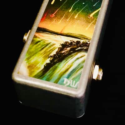 Saturnworks Buffer Pedal with Phase Inverter / Inversion Switch for Guitar or Bass - Handcrafted in California