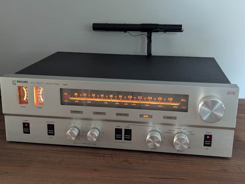 Philips High Fidelity Laboratories AM/FM Tuner 673 image 1