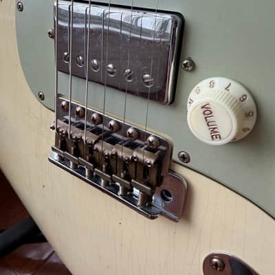 2026 Fender Custom Shop '62 Stratocaster HSS Heavy Relic - Vintage White image 5