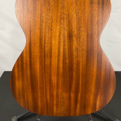 Martin 000-15M 15 Series Grand Auditorium Acoustic Guitar, Solid Mahogany Top image 5
