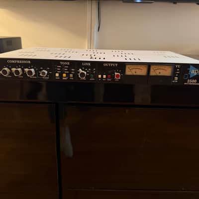 API 2500 Stereo Bus Compressor 2020 - Present - Black image 7