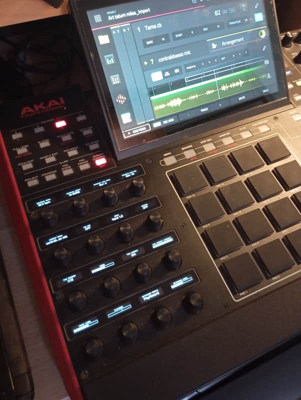 Akai MPC X Standalone Sampler / Sequencer 2017 - Present - Black image 1