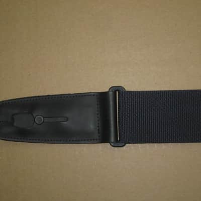 very lightly used Lock-It LIS-001-P2-BLK POLY PRO SERIES Black 2" guitar strap (2" wide, black polypropylene material, patented and brilliant Lock-It strap locking system, leather ends) straps, extend to an extra long 62" in max length image 19